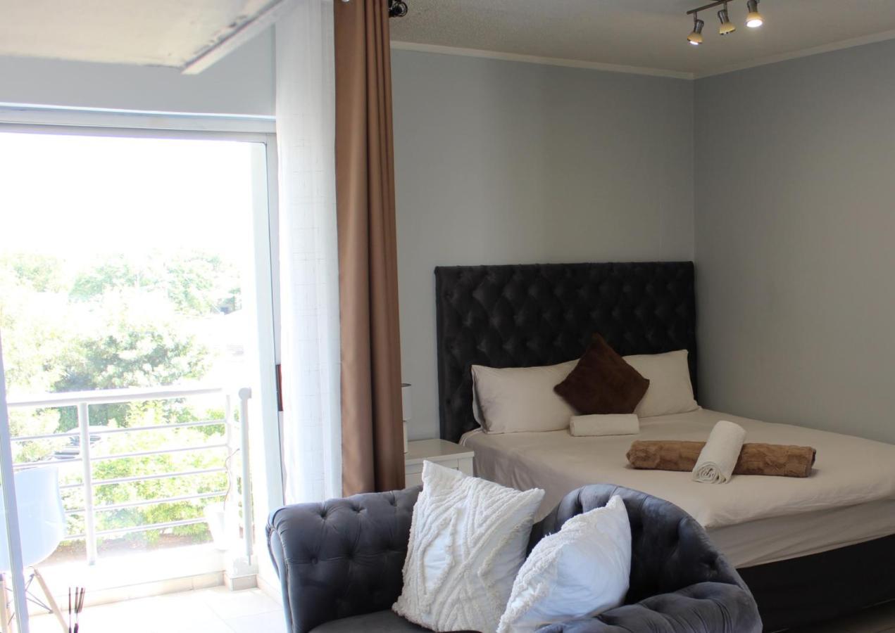 Abigail'S Studio Apartment @ Trift Tower Windhoek Exterior foto